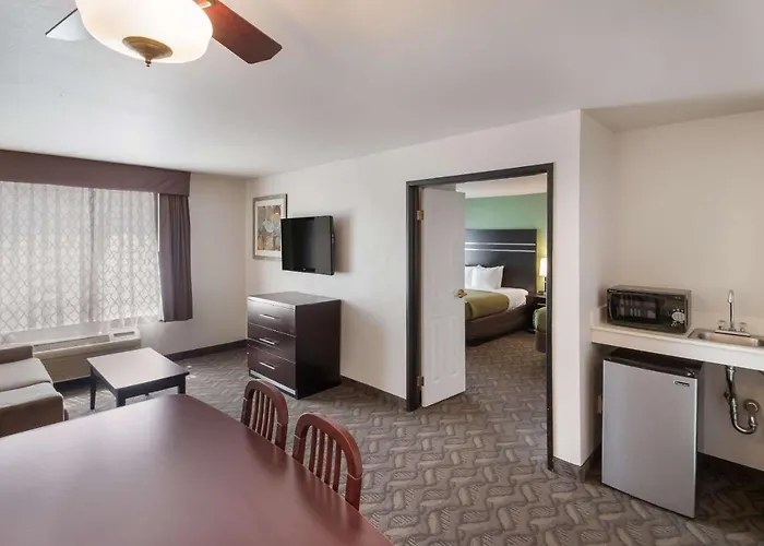 Quality Inn & Suites Airport West