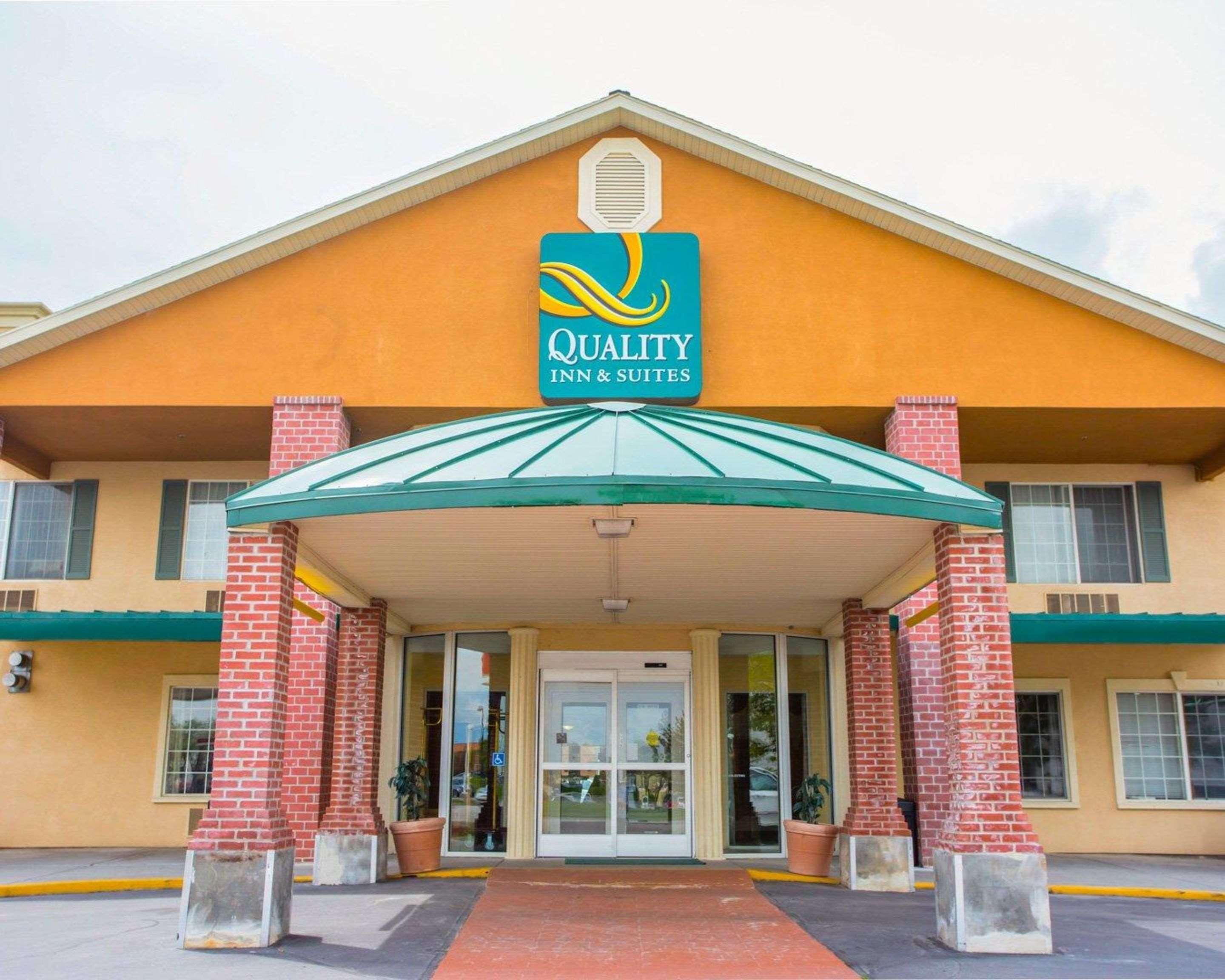 Quality & Airport West 3*