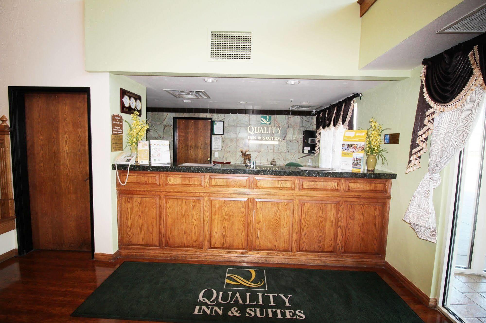 Quality & Airport West Hotel